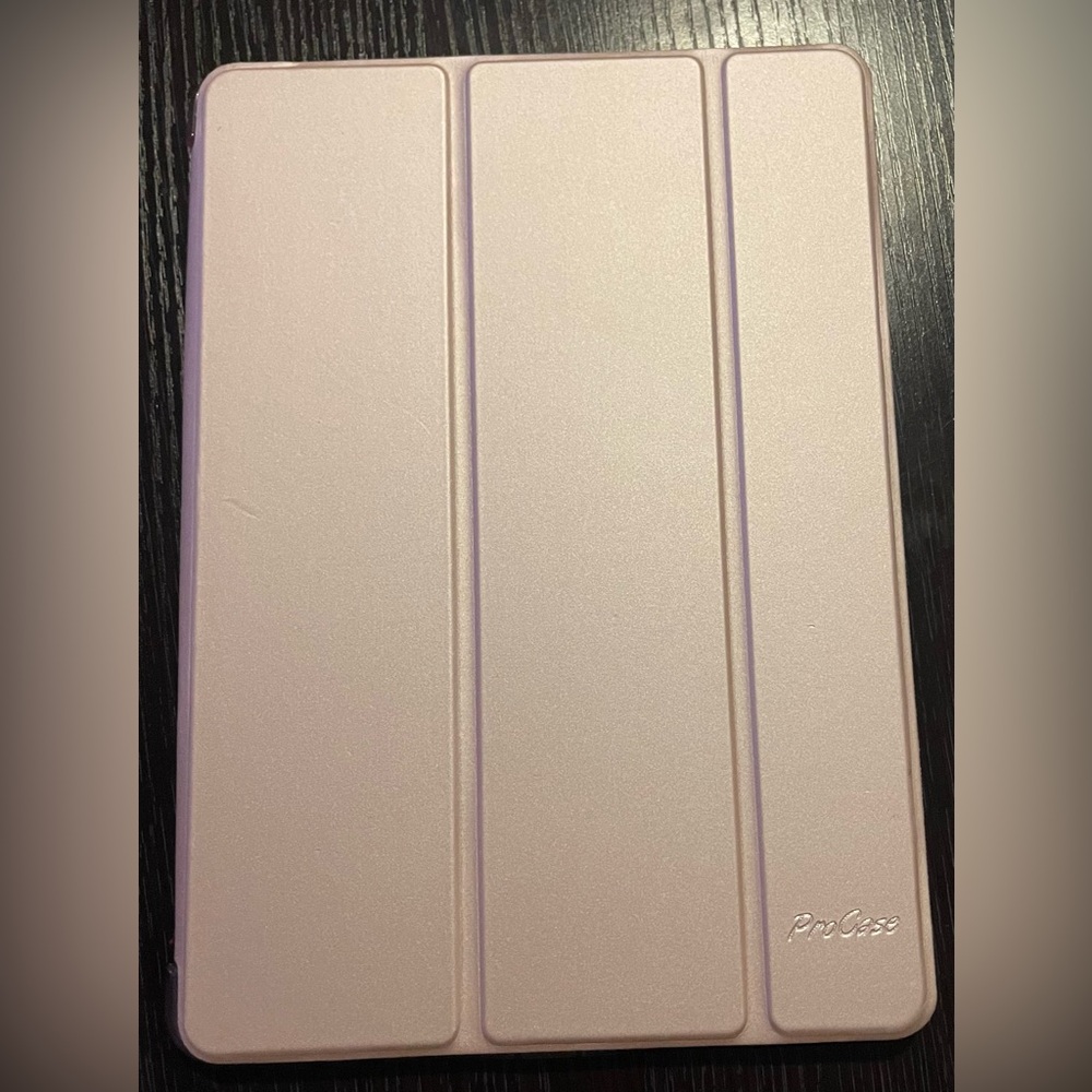 Pro case 6th gen case 
Rose Gold